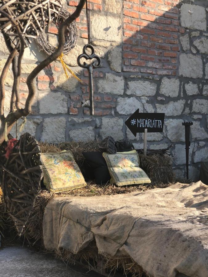 Madarlatta Vendeghaz Hotell Fertőrákos Eksteriør bilde